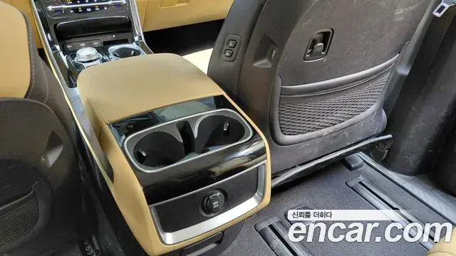 Kia Carnival 2022 — Photo 5/31