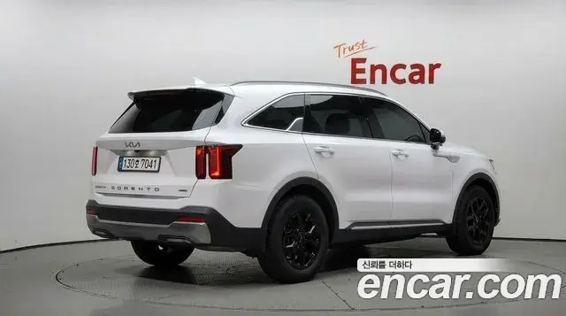 Kia Sorento 2023 — Фото 2/20