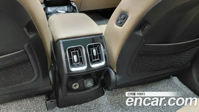 Kia Sorento 2023 — Photo 2/33