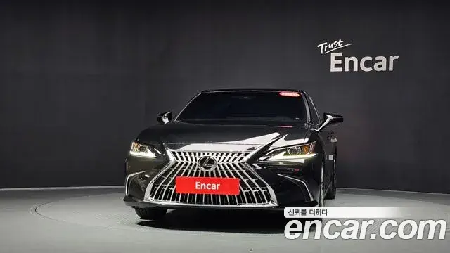 Lexus ES300h 2025 — ფოტო 27/37