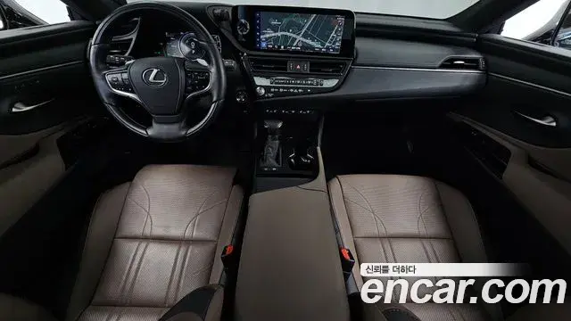 Lexus ES300h 2025 — ფოტო 35/37