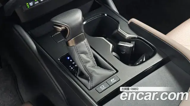 Lexus ES300h 2025 — ფოტო 21/37