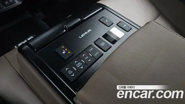 Lexus ES300h 2025 — ფოტო 24/37