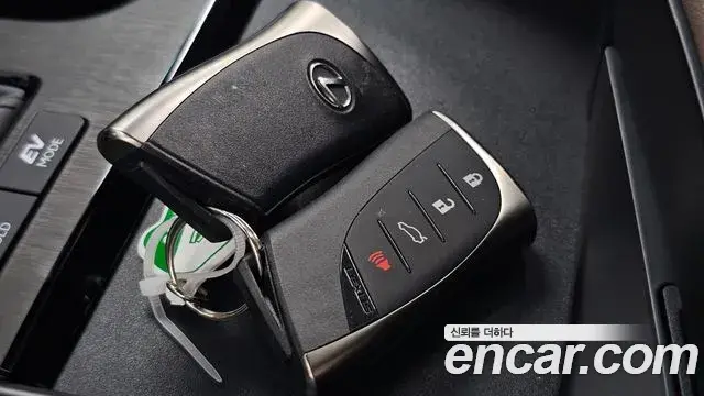 Lexus ES300h 2025 — ფოტო 22/37