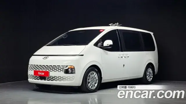 Hyundai Staria 2022 — Фото 1/20