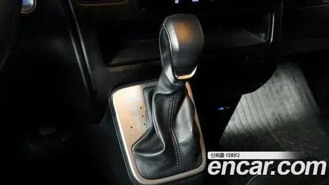 Hyundai Staria 2022 — Фото 9/20