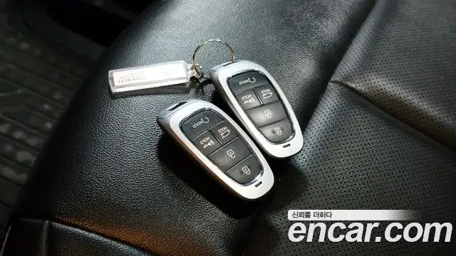 Hyundai Staria 2022 — Фото 17/20