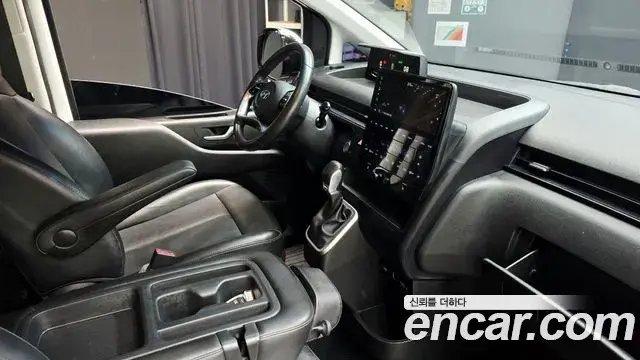 Hyundai Staria 2022 — Фото 19/20