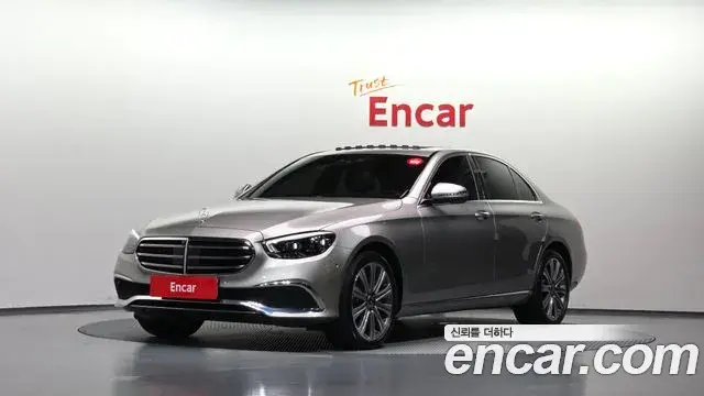 Mercedes-Benz E-Class 2022 — Фото 1/20