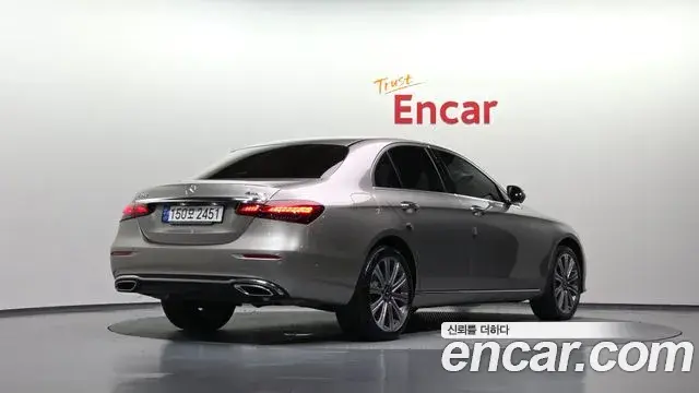 Mercedes-Benz E-Class 2022 — Фото 2/20