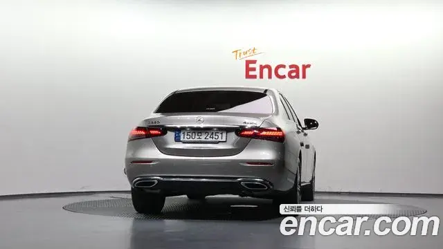 Mercedes-Benz E-Class 2022 — Фото 4/20