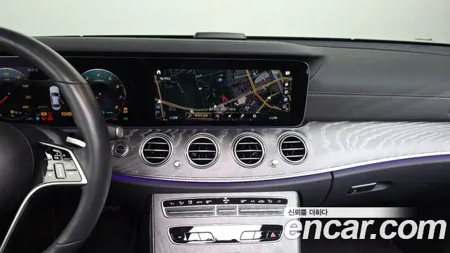 Mercedes-Benz E-Class 2022 — Фото 14/20