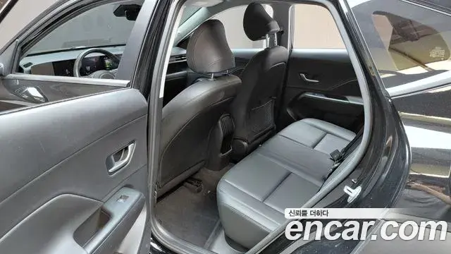 Hyundai Kona 2023 — Фото 12/20