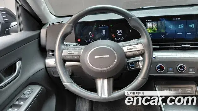 Hyundai Kona 2023 — Фото 13/20