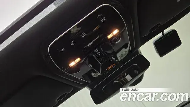 Mercedes-Benz C-Class 2026 — Photo 16/18