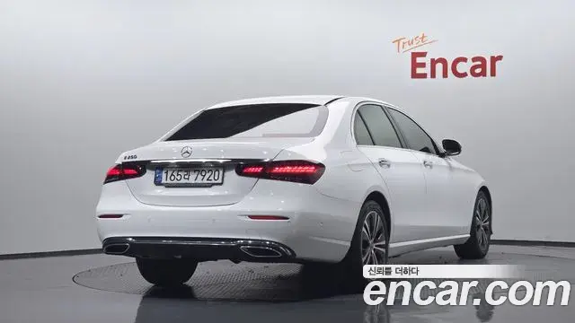 Mercedes-Benz E-Class 2021 — Фото 2/20