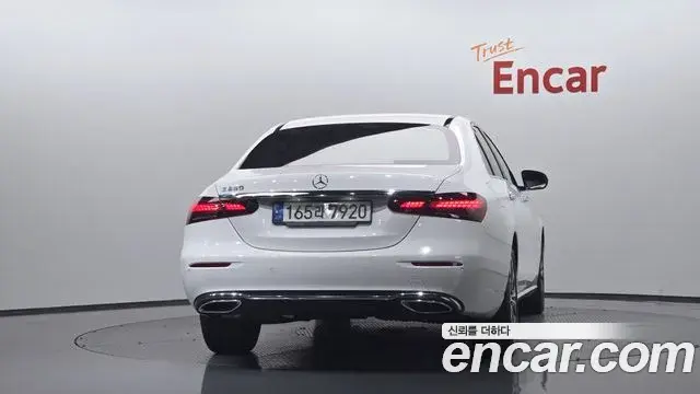 Mercedes-Benz E-Class 2021 — Фото 4/20
