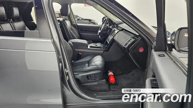 Land Rover Discovery 5 2018 — Şəkil 10/35