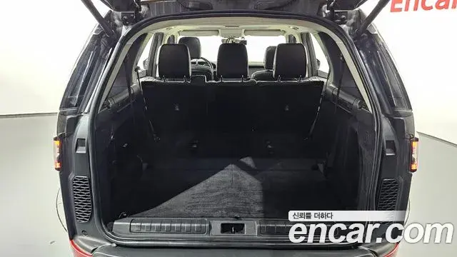 Land Rover Discovery 5 2018 — Şəkil 27/35