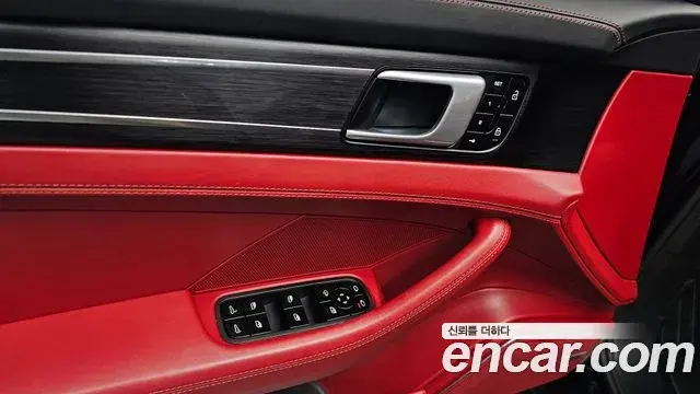 Porsche Panamera 2021 — Фото 18/20