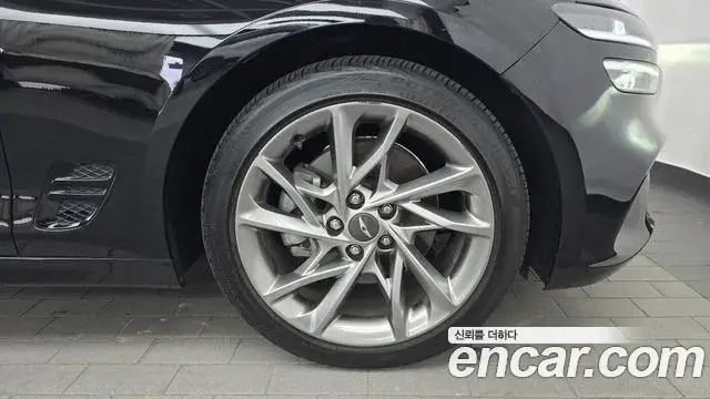 Genesis G70 2023 — Photo 31/35