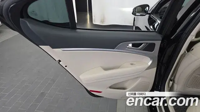 Genesis G70 2023 — Photo 3/35