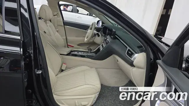 Genesis G70 2023 — Photo 2/35