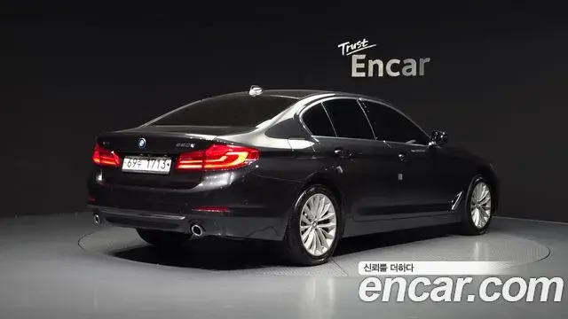 BMW 5 Series 2019 — Фото 2/20