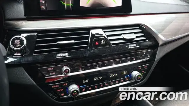 BMW 5 Series 2019 — Фото 16/20