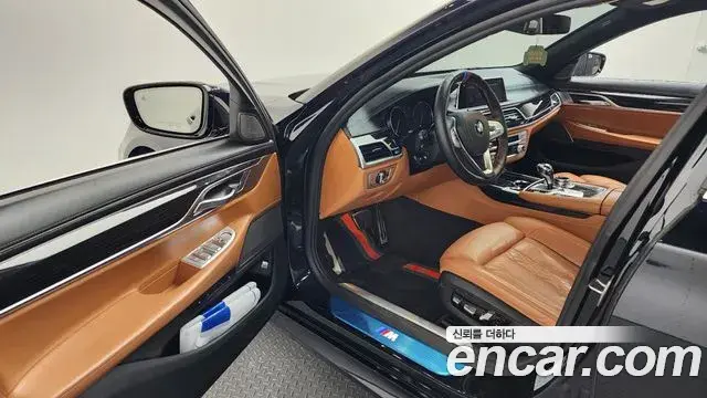 BMW 7 Series 2019 — Фото 10/20