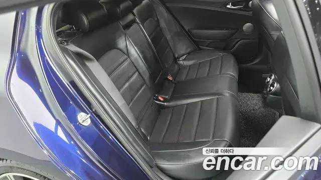 Kia Stinger 2018 — Photo 35/36