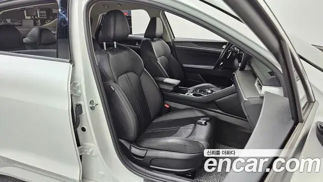 Kia K5 2022 — Şəkil 7/31