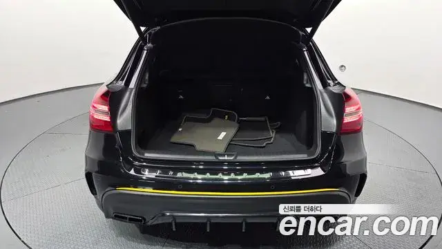 Mercedes-Benz GLA-Class 2018 — ფოტო 34/35