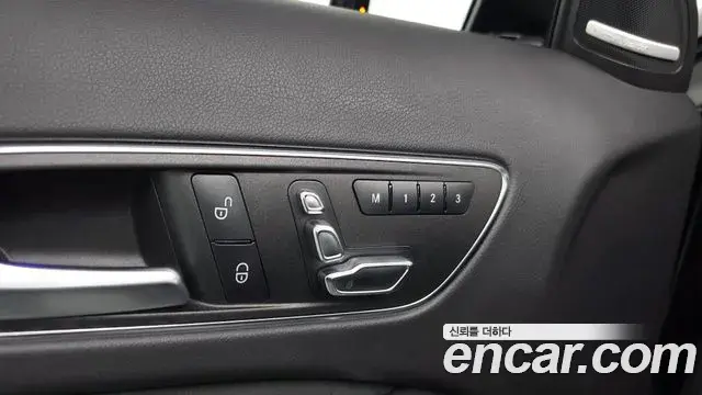Mercedes-Benz GLA-Class 2018 — ფოტო 25/35
