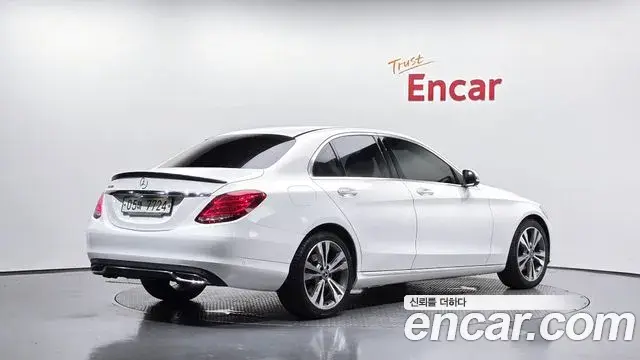 Mercedes-Benz C-Class 2018 — Фото 2/20