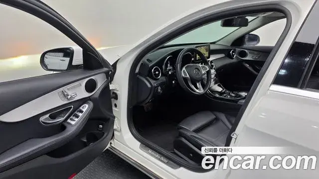 Mercedes-Benz C-Class 2018 — Фото 10/20
