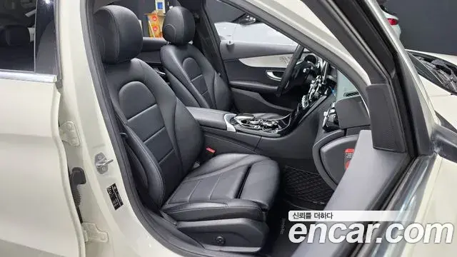 Mercedes-Benz C-Class 2018 — Фото 11/20