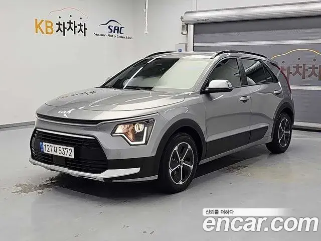 Kia Niro 2022 — Фото 10/20