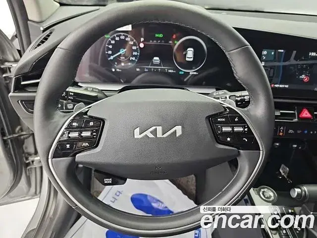 Kia Niro 2022 — Фото 8/20