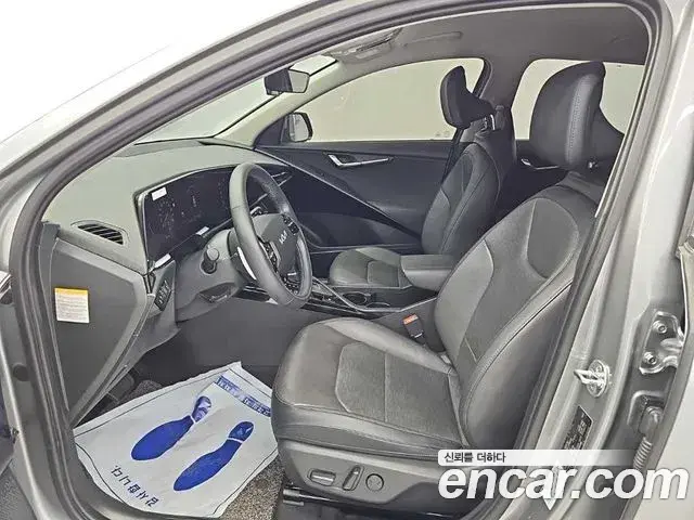 Kia Niro 2022 — Фото 11/20