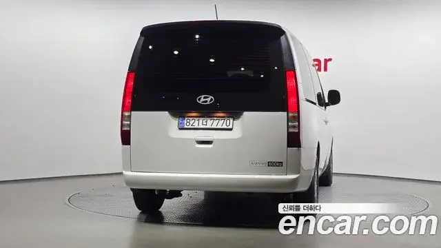 Hyundai Staria 2024 — ფოტო 26/37