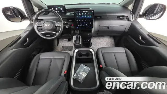Hyundai Staria 2024 — ფოტო 13/37