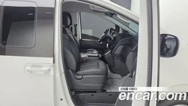 Hyundai Staria 2024 — ფოტო 37/37