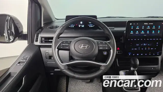 Hyundai Staria 2024 — ფოტო 7/37