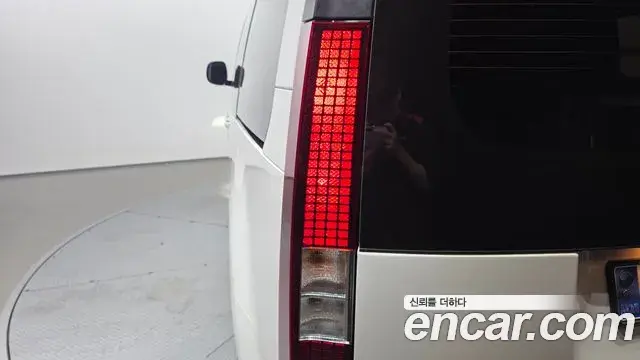 Hyundai Staria 2024 — ფოტო 15/37
