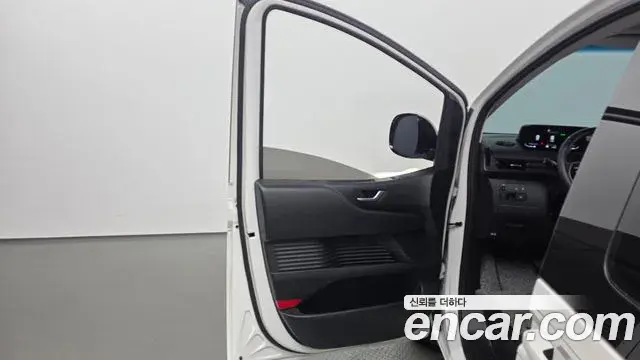 Hyundai Staria 2024 — ფოტო 22/37