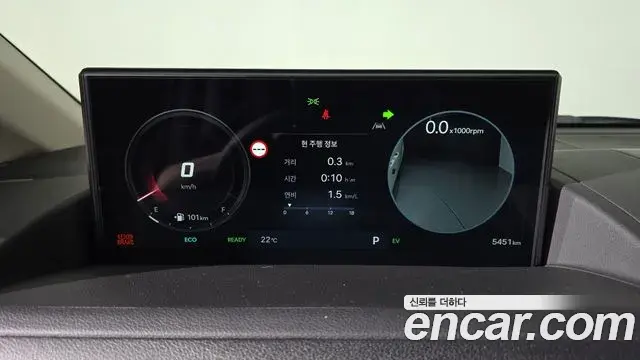 Hyundai Staria 2026 — Photo 7/31