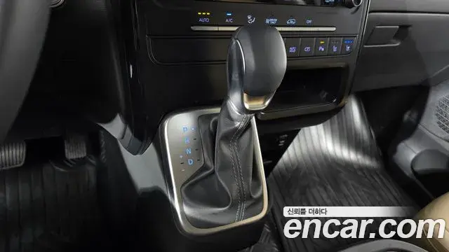Hyundai Staria 2026 — Photo 22/31