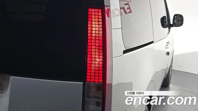 Hyundai Staria 2026 — Photo 24/31