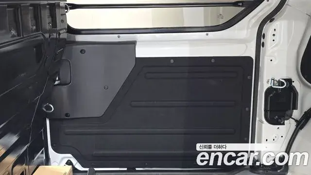 Hyundai Staria 2026 — Photo 26/31